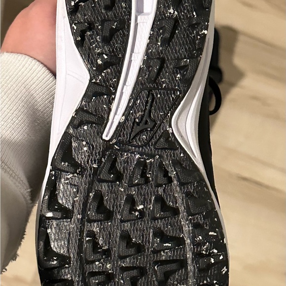 Mizuno Women’s Turf Softball Cleats. Size 12 - Picture 6 of 6